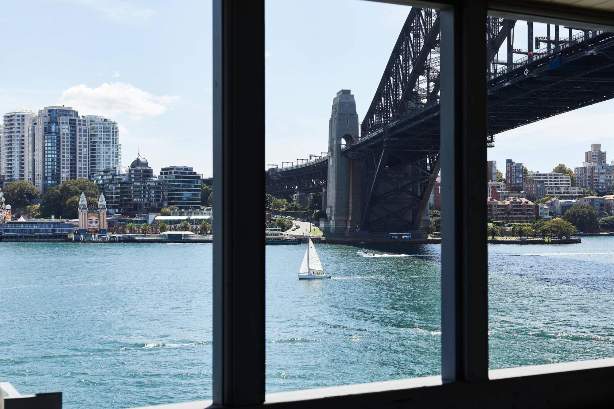 Pier One Sydney Harbour, Autograph Collection Hotel Exterior foto View of the Harbour Bridge from the Museum of Contemporary Art